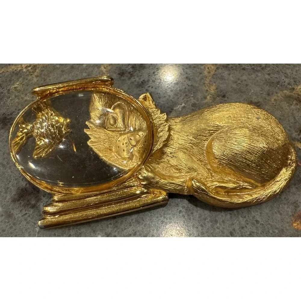 Vintage JJ Cat Fish Bowl Brooch Gold Tone Lucite Crystal Aquarium Pin Signed